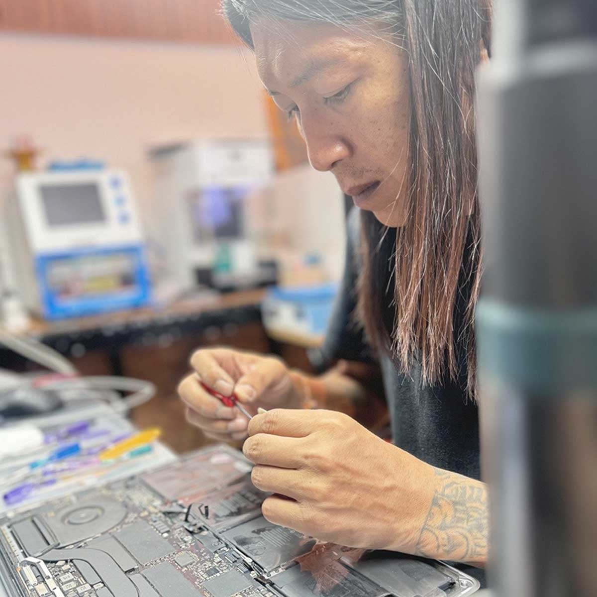 Bangkok Studio Hatyai ศูนย์ซ่อม Apple หาดใหญ่ ซ่อม iPhone iPad MacBook Apple Watch